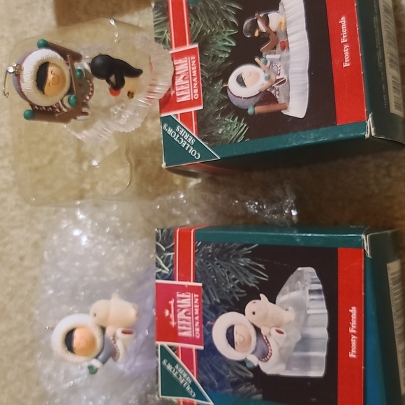 Hallmark set-12 frosty friends Ornaments from 1986-1997 - Picture 8 of 17